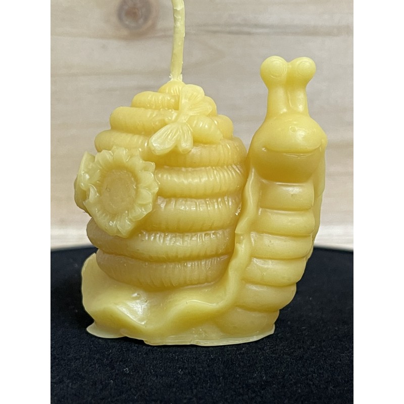 Bees on Snail Beeswax Candle, Ideal Gift for Animal Lovers or Home Decor ~75g Bees on Snail Beeswax Candle, Ideal Gift for Animal Lovers or Home Decor ~75g